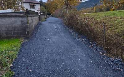 Amurrioko Udalak udalerriko irisgarritasuna eta segurtasuna hobetzen jarraitzen du, eta Orue kalea egokitzeko lanak amaitu ditu