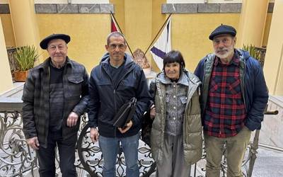 Aitortzari balioa eman diote, ideien alde borrokatzeko "beste modu bat" aldarrikatuta