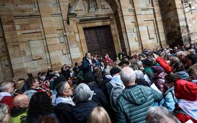 Sarek 'Etxera Kantuz' topaketa egingo du domekan, Durangon