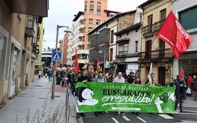 [ARGAZKI GALERIA] EHEk "hizkuntza-politika ausartak egitera eta benetako eztabaidak zabaltzera" deitu du