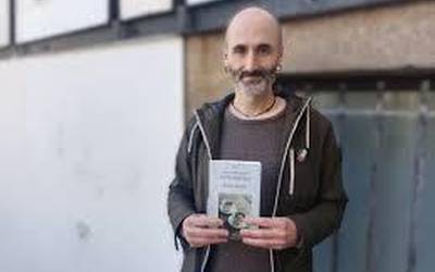 "Euri beroak" poesia lanari buruz solasean