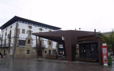 Lakuntzako berezko euskarak badu bere liburua