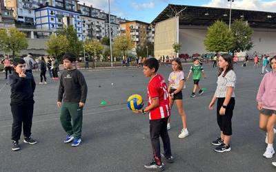 Boleibol eta kirol egokituko topaketa larunbat honetan!