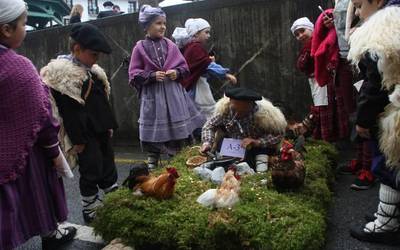 Olentzeroren Lagunak elkartearen ‘Transmisioa’ dokumentala emanen dute abenduaren 13an Lesakan