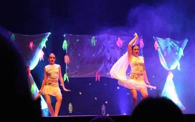 Era askotako dantzak aurkeztuko dituzte Born To Dance eskolakoek urte amaierako jaialdian