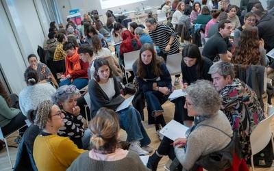 Ikastetxeetako arrazakeria egoerez jardun dute Mondragon Unibertsitateko kulturartekotasun jardunaldian