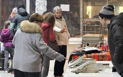 Bailarako idazleek haien lanak erakutsi eta saldu dituzte