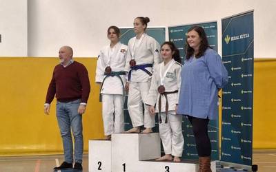 Itxaso Manzanas hirugarren Kadeteen Erandioko II. Judo Txapelketan