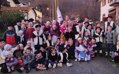 Mari Domingiren bisita izan dute Narbarten