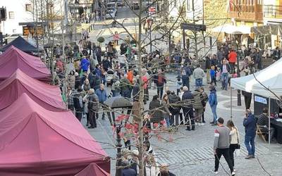 Santa Luzia Azokak artisau eta tokiko ekozleekin bete zuen Orozko