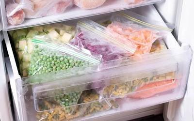 Asteburuko gauzak, politika, izoztutako janaria eta azken orduko albisteak