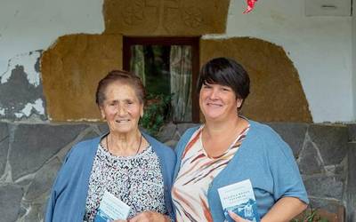 Onintza Enbeita 'Bizitza baten txatalak' liburuaz arituko da etzi Elizondon