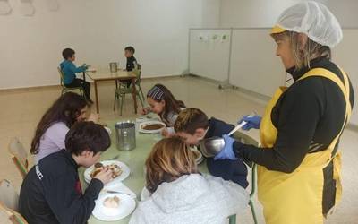 Etxarriko eskolakoa 'Aparteko Jantokia'