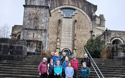 Urkiolara egin du urteko azken ibilaldia Aramaioko Lagunkoiak