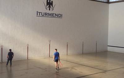 Biltoki frontenis txapelketan izena emateko azken egunak