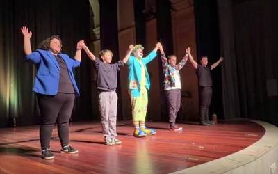 Ume zein nagusi, guztiak "harritzeko" prest dator magia gala