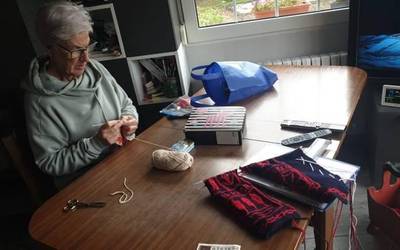 "Guk egiten duguna artisautza lanak dira"