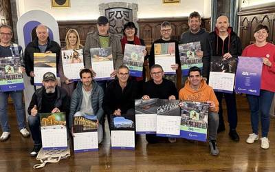 "Arrasatetik Arrasaterako" egindako 6.000 egutegi banatzeko gertu