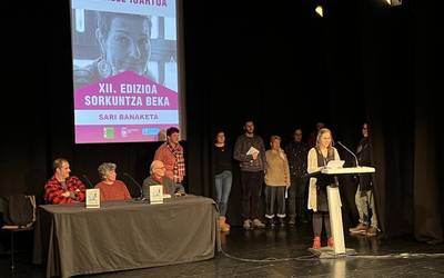 Karmele Igartua sorkuntza lehiaketako sari banaketa bihar
