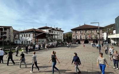 Aurtengo hondar dantzak eginen dituzte igande honetan Elizondon