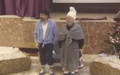 Olentzerok eta Mari Domingik jai giroa ekarri dute eskolara