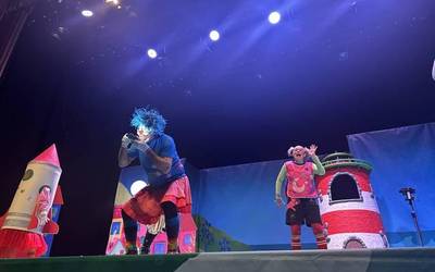 'Zerua lapurtu dute' ikuskizunak jendetza eraman du Baztartxora