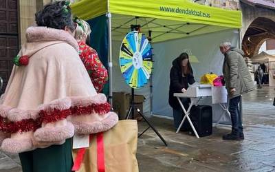 Zozketak eta sari ugari Dendak Bairen Gabonetako kanpainan