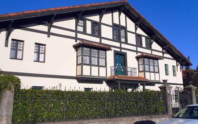 Fundación Educativa del Sur Santo Tomás de Aquino fundazioak Amaurre ikastetxea eskuratu du