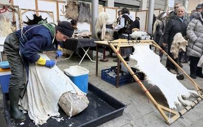 Artisauen postuez gain, nola lan egiten duten ere erakutsi dute Jokin Zaitegin