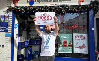 Loteriako hirugarren saria banatu dute Arrasateko 'El Ferial'-en: 50.000 euro dezimoko