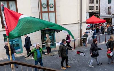 150 herritarretik gora Palestinaren aldeko giza-katean