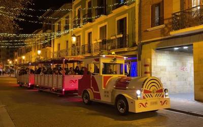 Txu-txu trenak ikusmina sortu du aretxabaletarren artean