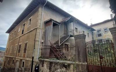 356.250 euroko inbertsioa onartu dute Artziniegan Valle Etxea erosteko eta alokairu sozialeko zortzi etxebizitza egiteko