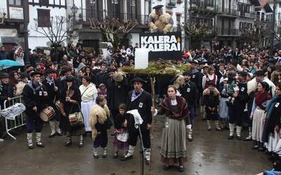 Presoen aldeko hainbat ekitaldi antolatu dituzte aurten ere eguberrietan Lesakan