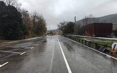 Zornotzako San Migel kalea, zabalik