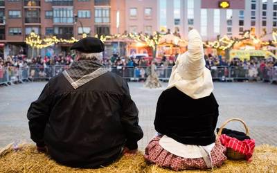 Adi, Olentzero eta Mari Domingi badatoz! Herriz herri, ordutegi guztiak