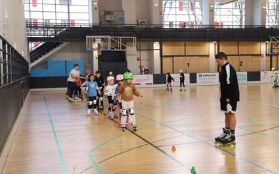 Hamahirugarrenez elkartu dira hockey eta irristaketaren bueltan Labegaraietan