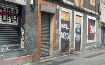 Zornotzako Udalak joan den eguaztenean azaldutako pintadak eta kartelak gaitzetsi ditu