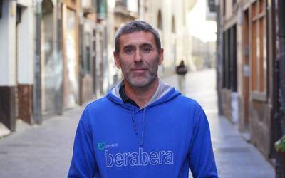 "Kirol tituluekin baino, egindako lagunekin geratzen naiz"