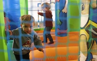 Puzgarriak eta beste, antzuolarren gozamenerako