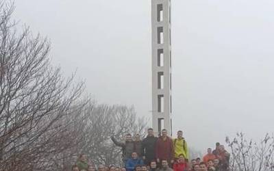 Kakueta mendira igota agurtu dute urtea dozenaka mendizalek