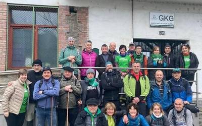 Mostatxara igota agurtu dute urtea Gardeako bizilagunek