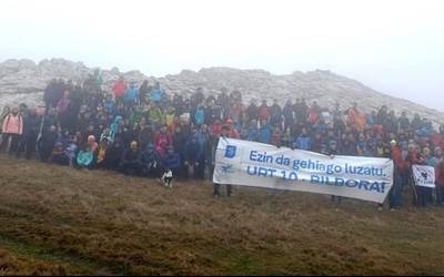 "Presoen egoera ezin dela gehiago luzatu" aldarrikatu dute Kurtzebarri tontorrean