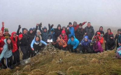 Mandoegira igoz borobildu dute urtea Goizuetako 35 mendizalek