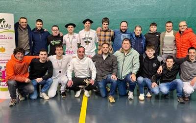 Erostarberendako eta Azpitarterendako izan dira txapelak