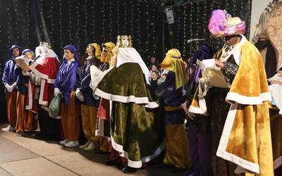 Arrasate Pasealekutik abiatuko da Errege Magoen desfilea astelehenean