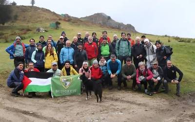 Urtea bukatzeko Bianditzera igo dira Beti Gazteko mendizaleak eta errege egunean Arantzako zirkua eginen dute