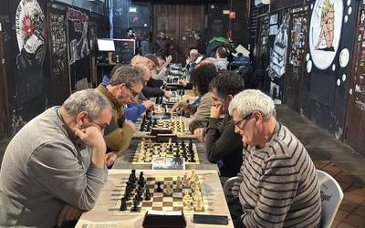 25 lagun lehian, kartzela zaharreko Xake Txapelketan