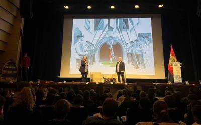 Hondarribiko Arrantzale Kofradiari buruz bi liburu idatzi dituzte Izaskun Zubialdek eta Bakarne Atxukarrok