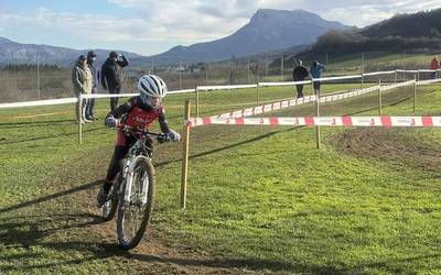 Urdiaingo ziklo-krosa, hotza eta lokatza artean